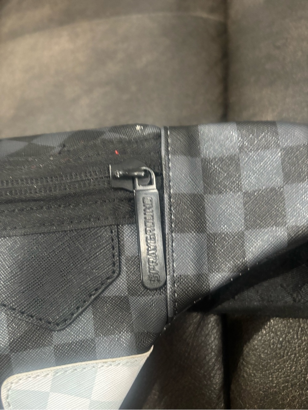 Spray ground Men's Black Checker Shark-Print Waist Bag - Picture 3 of 4